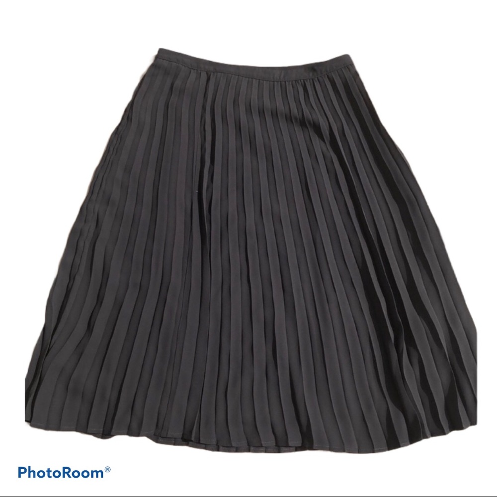 Pleated Black Petite Midi Skirt